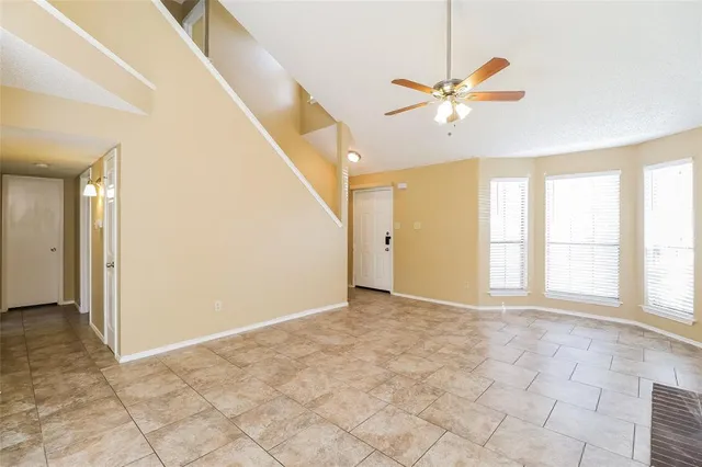 $1,940 | 911 Turner Court, Cedar Hill, TX 75104