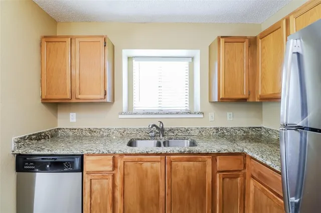 $1,940 | 911 Turner Court, Cedar Hill, TX 75104