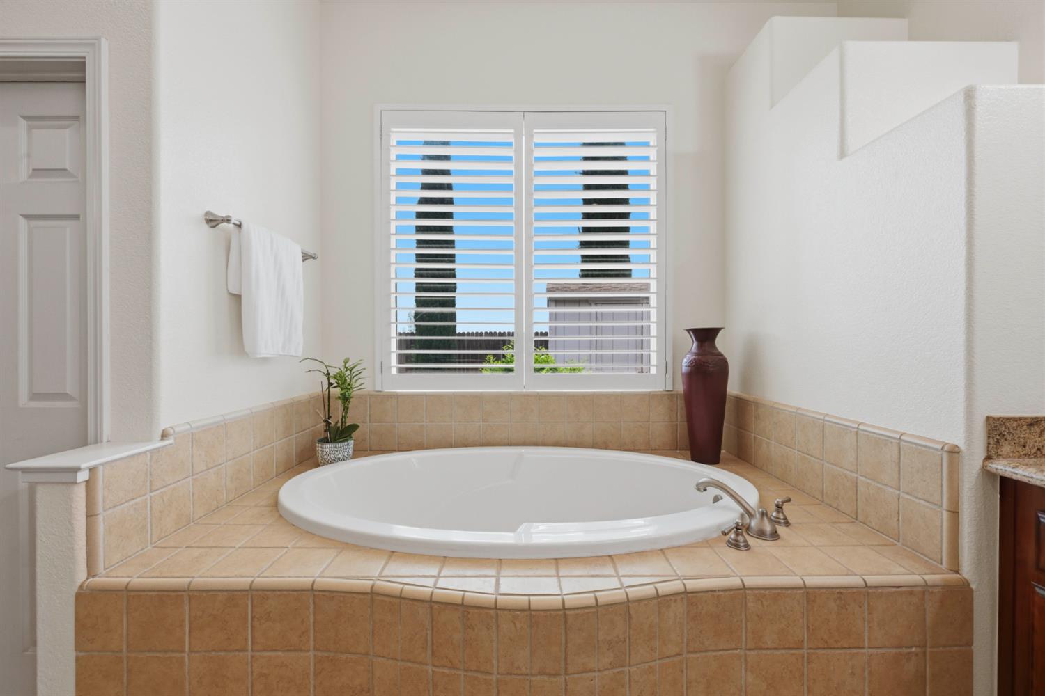 8537 Bridgestone Crescent Road Roseville, CA 95747 - Photo 29 of 64