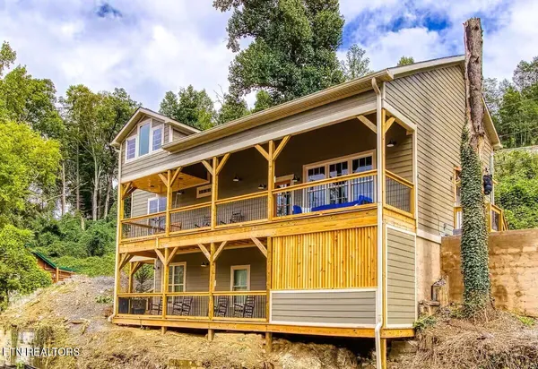 $1,290,000 | 260 Circle Drive, Gatlinburg, TN 37738