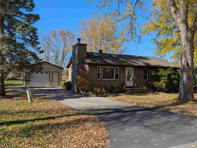 $249,900 | 607 Hunters Point Road, Neenah, WI 54956