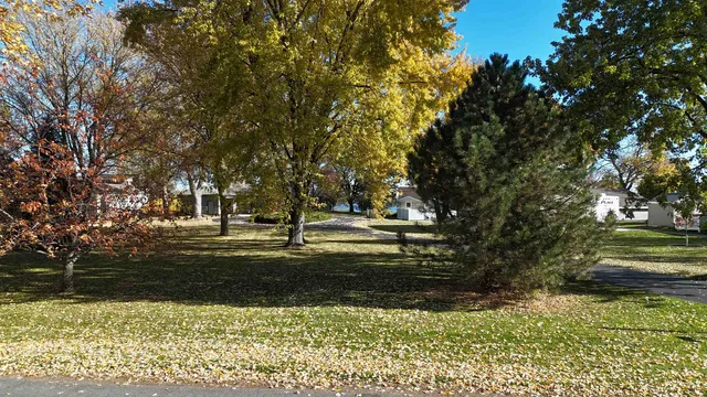 $249,900 | 607 Hunters Point Road, Neenah, WI 54956