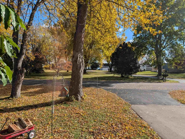 $249,900 | 607 Hunters Point Road, Neenah, WI 54956