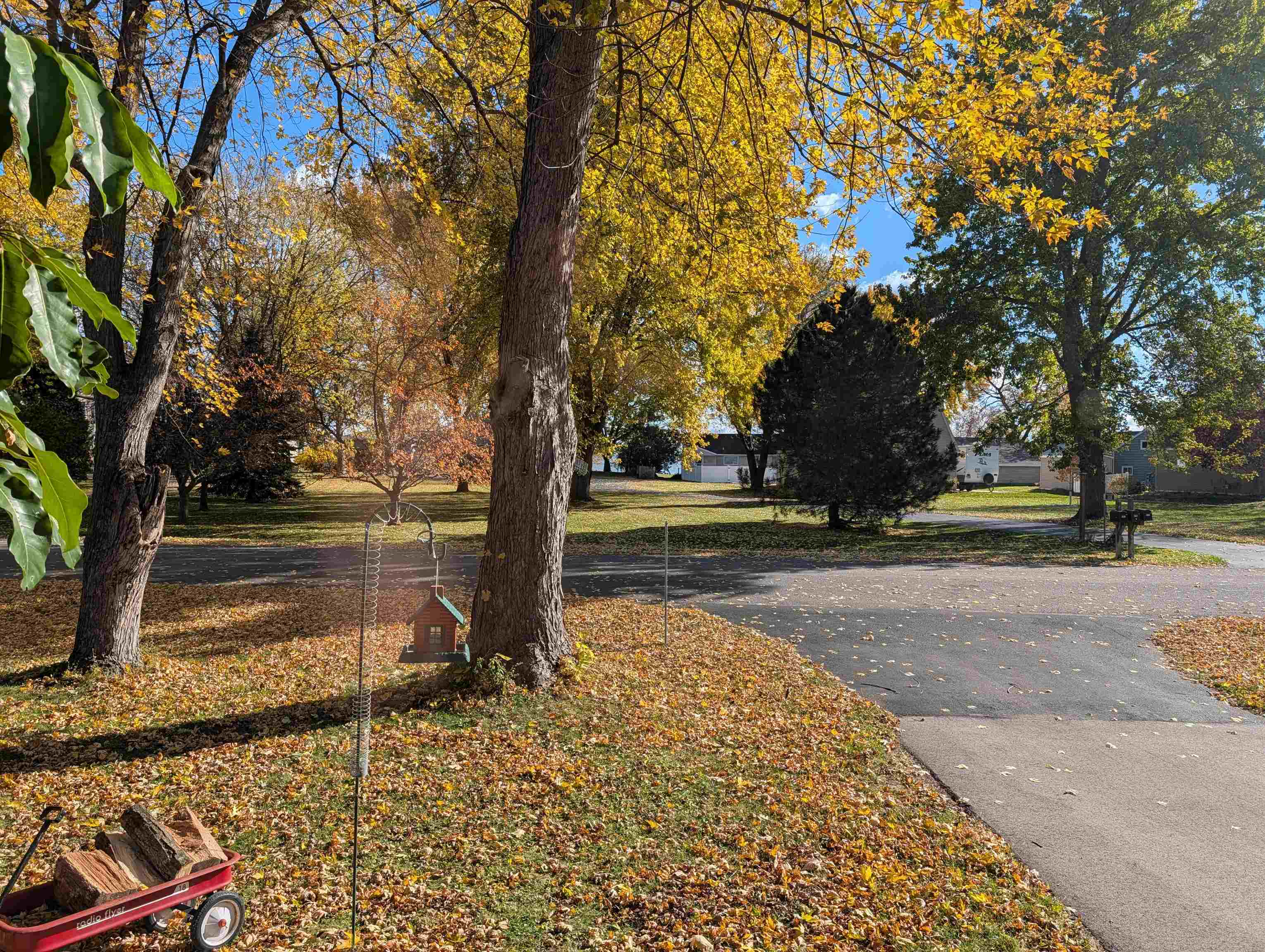 607 Hunters Point Road Neenah, WI 54956 - Photo 7 of 31