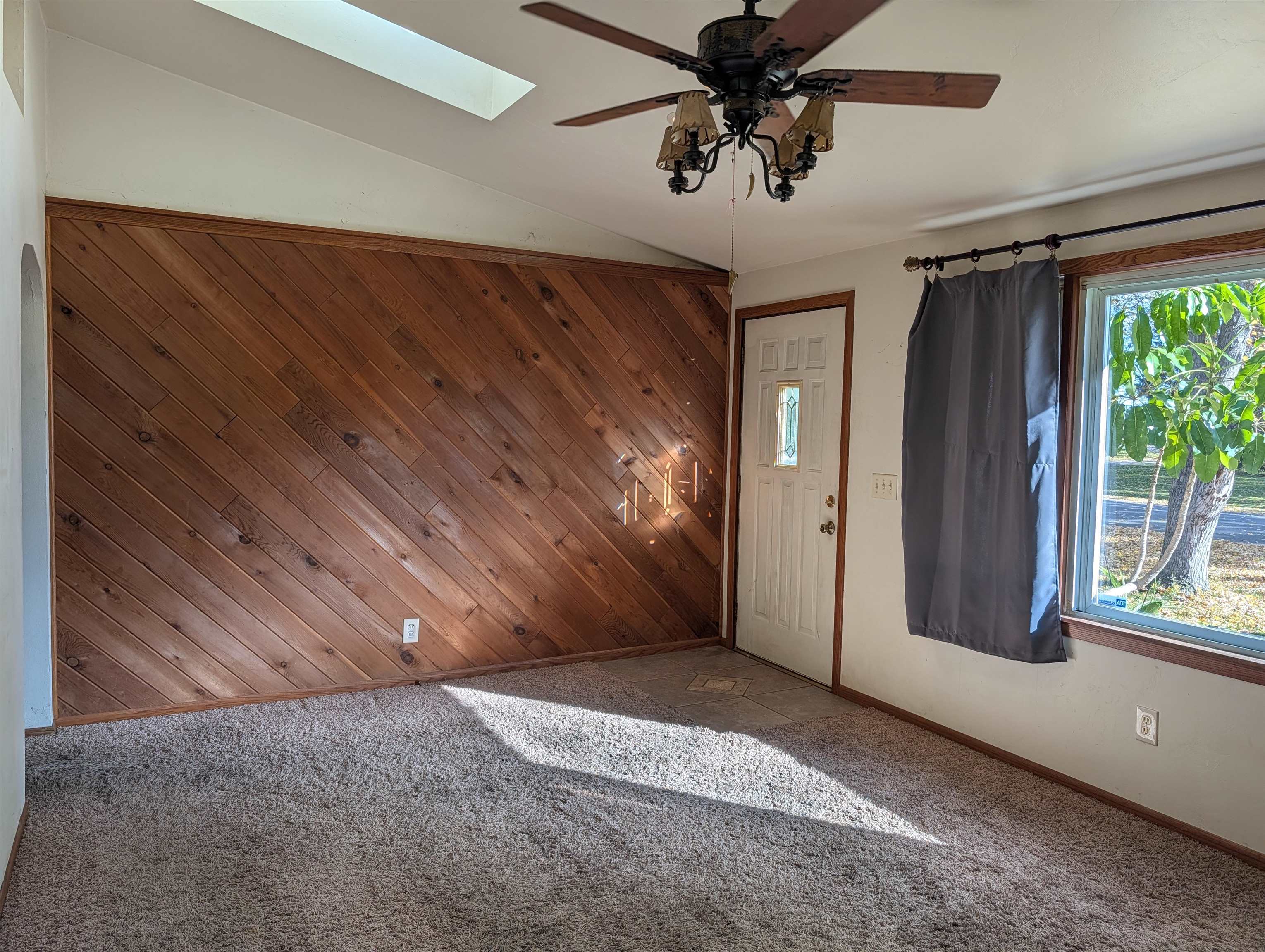 607 Hunters Point Road Neenah, WI 54956 - Photo 10 of 31