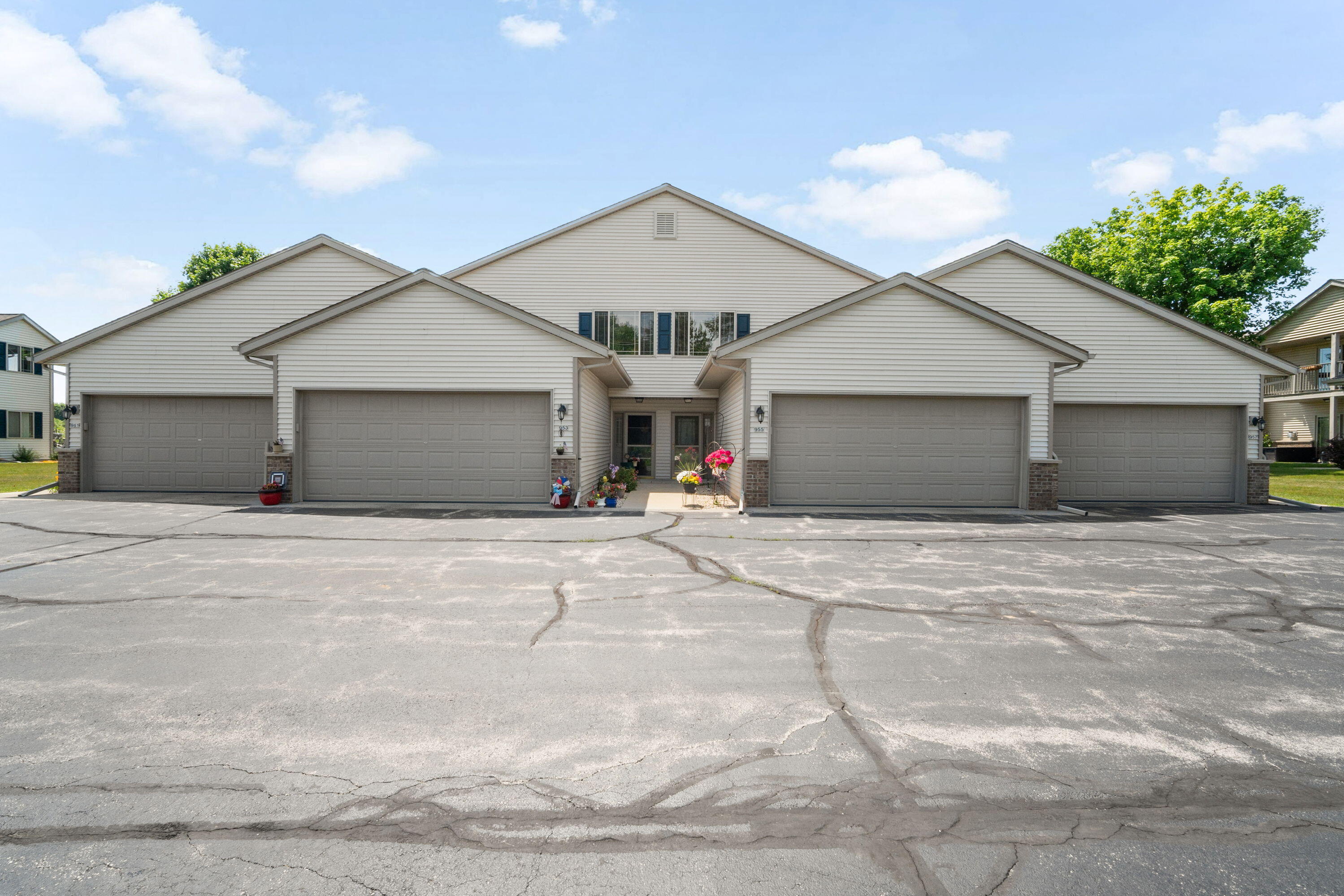 951 Spring Court Newburg, WI 53095 - Photo 20 of 20 1_imgDSC04578