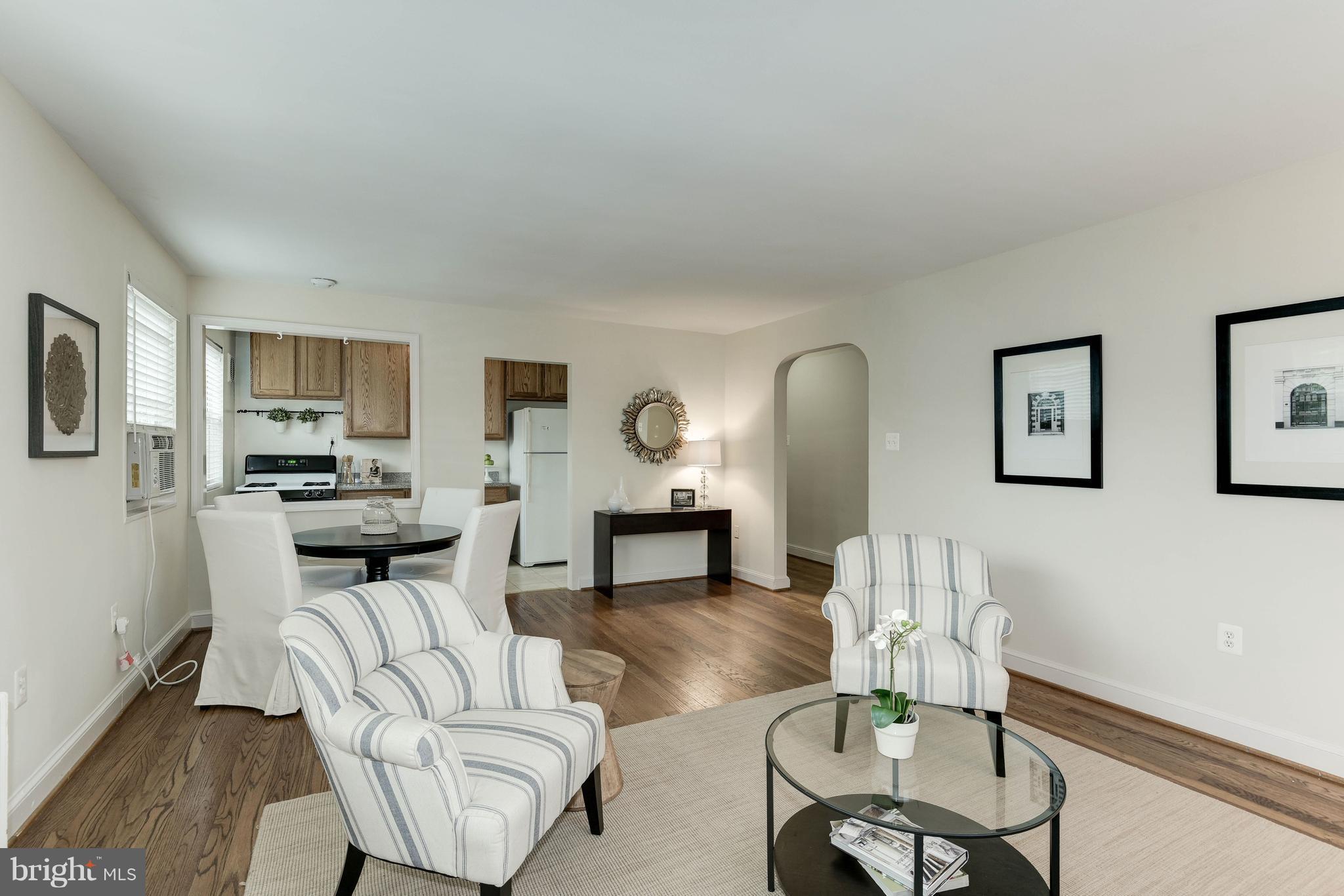 5224 8th Road South, Unit 7 Arlington, VA 22204 - Photo 11 of 28 Living Room