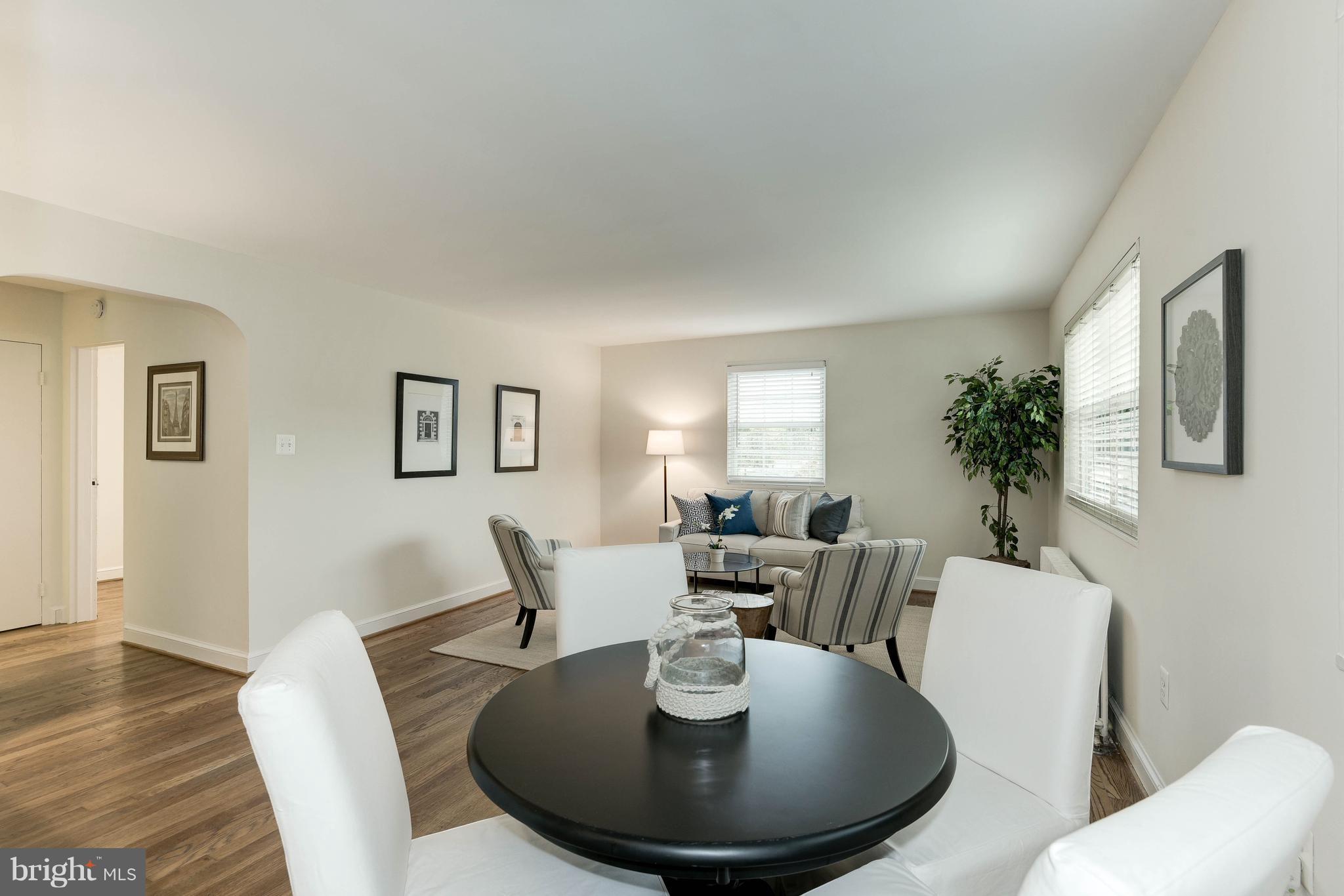 5224 8th Road South, Unit 7 Arlington, VA 22204 - Photo 13 of 28 Living Room