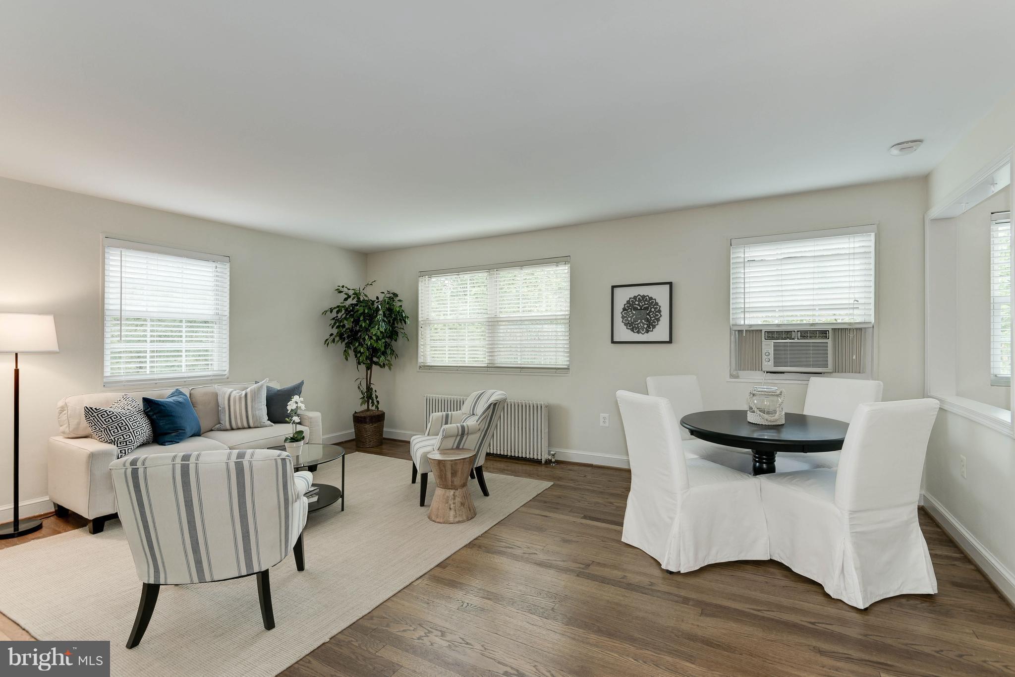 5224 8th Road South, Unit 7 Arlington, VA 22204 - Photo 14 of 28 Living Room