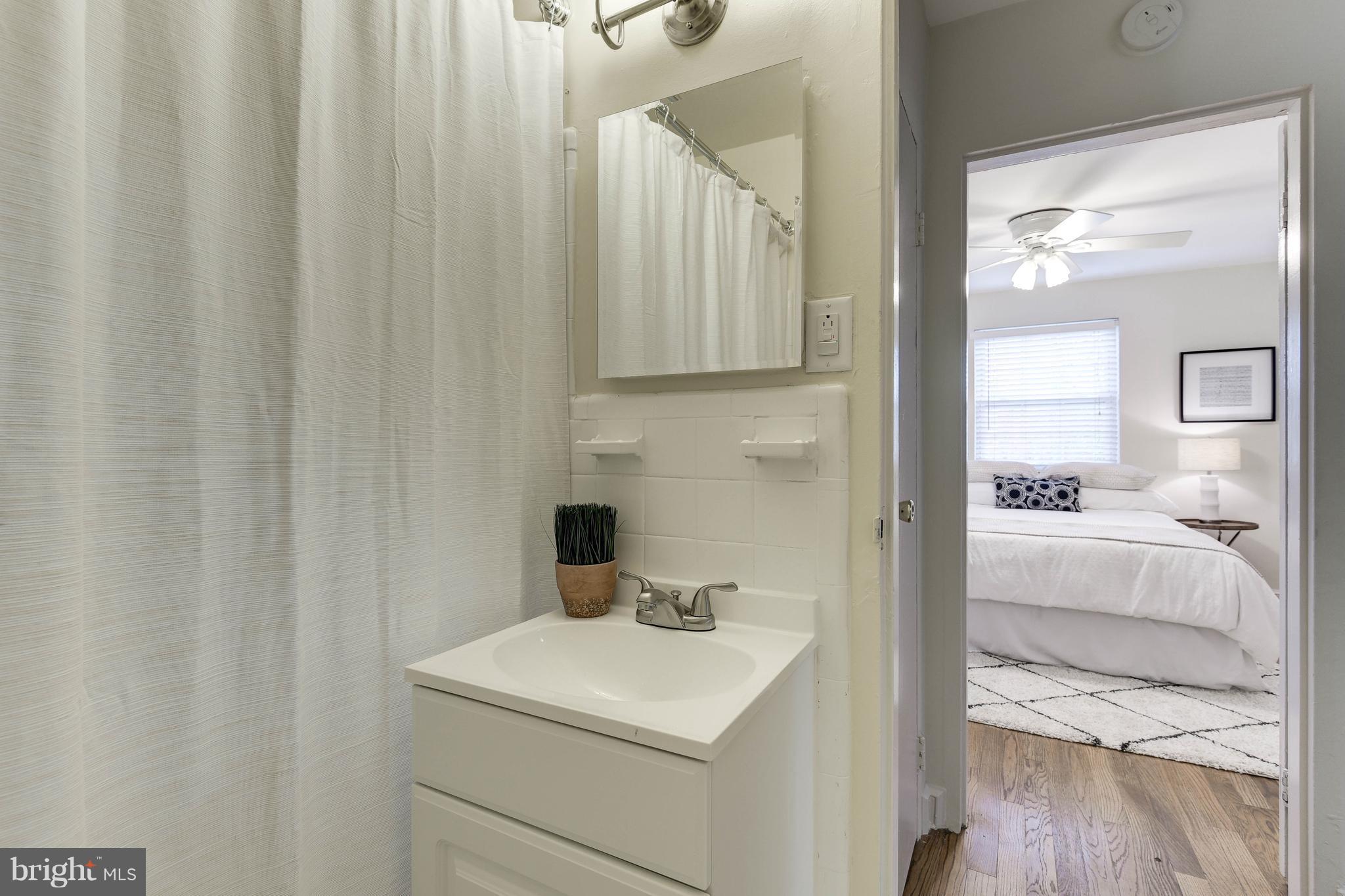 5224 8th Road South, Unit 7 Arlington, VA 22204 - Photo 27 of 28 Bedroom (Master)