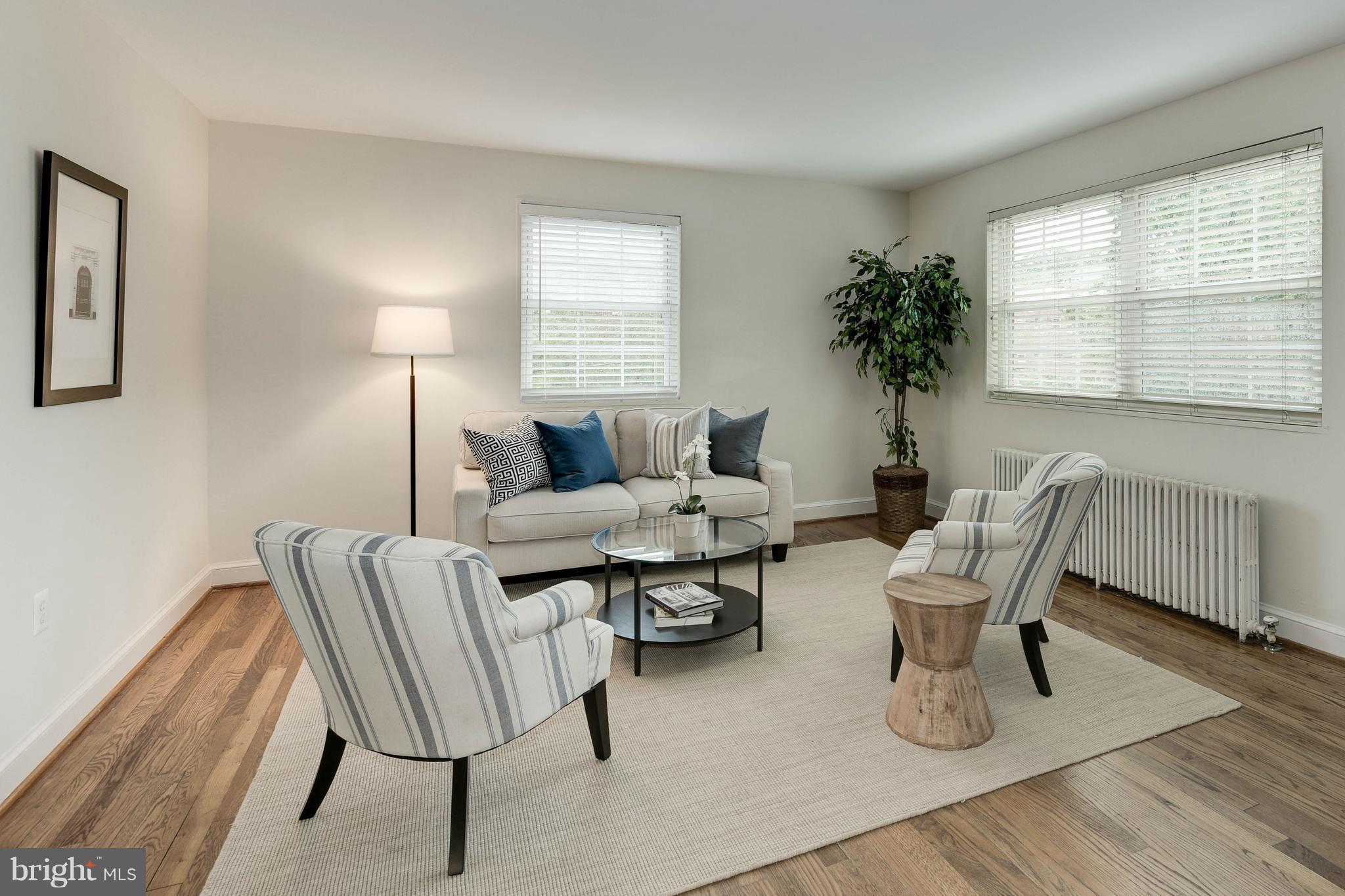5224 8th Road South, Unit 7 Arlington, VA 22204 - Photo 9 of 28 Living Room