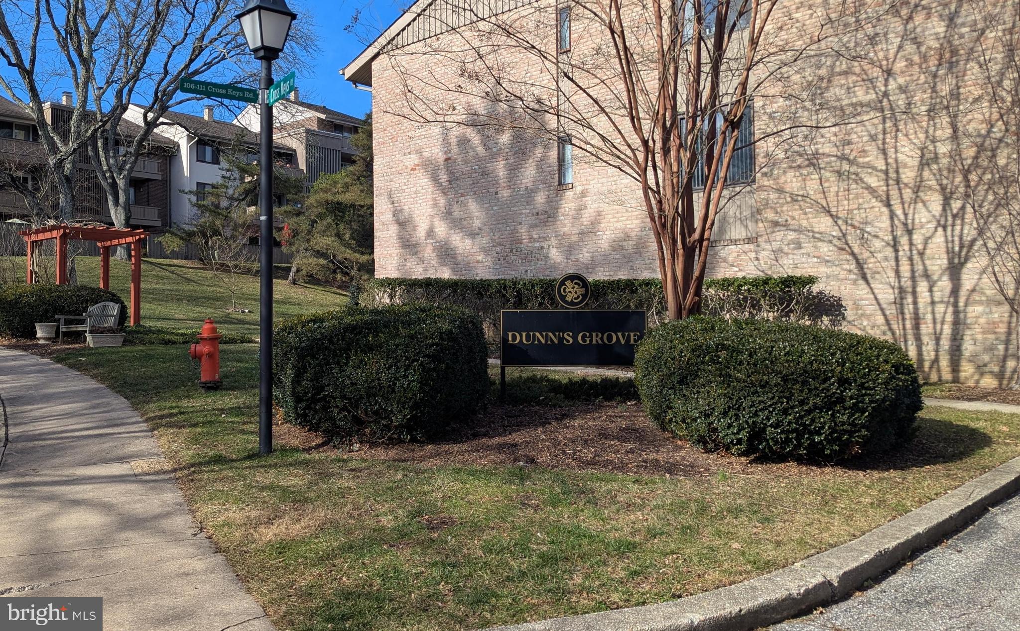 107 Cross Keys Road, Unit R107C Baltimore, MD 21210 - Photo 35 of 40 a view of a backyard of the house