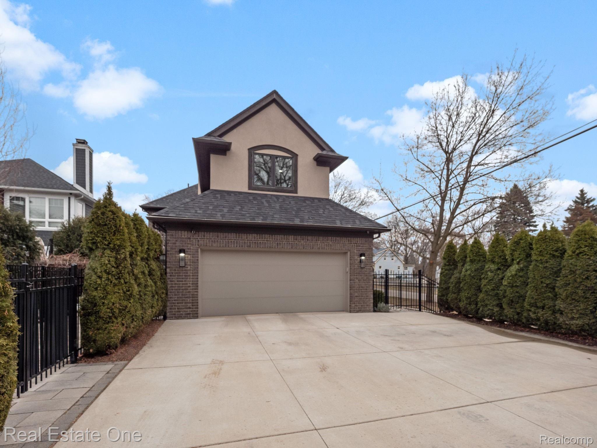 303 Wilcox Street Rochester, MI 48307 - Photo 9 of 55 9.jpg