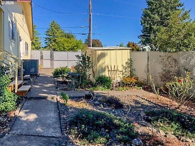 $425,000 | 1649 Northwest Martin Avenue, Roseburg, OR 97471