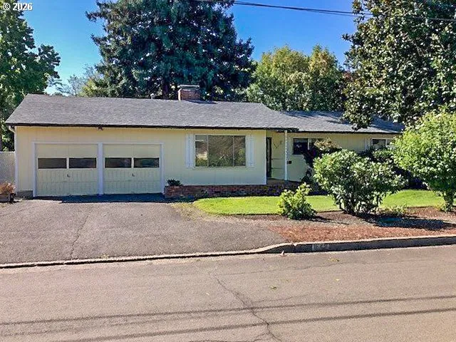 $425,000 | 1649 Northwest Martin Avenue, Roseburg, OR 97471