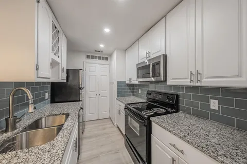 $165,000 | 8404 Forest Lane, Unit 305, Dallas, TX 75243