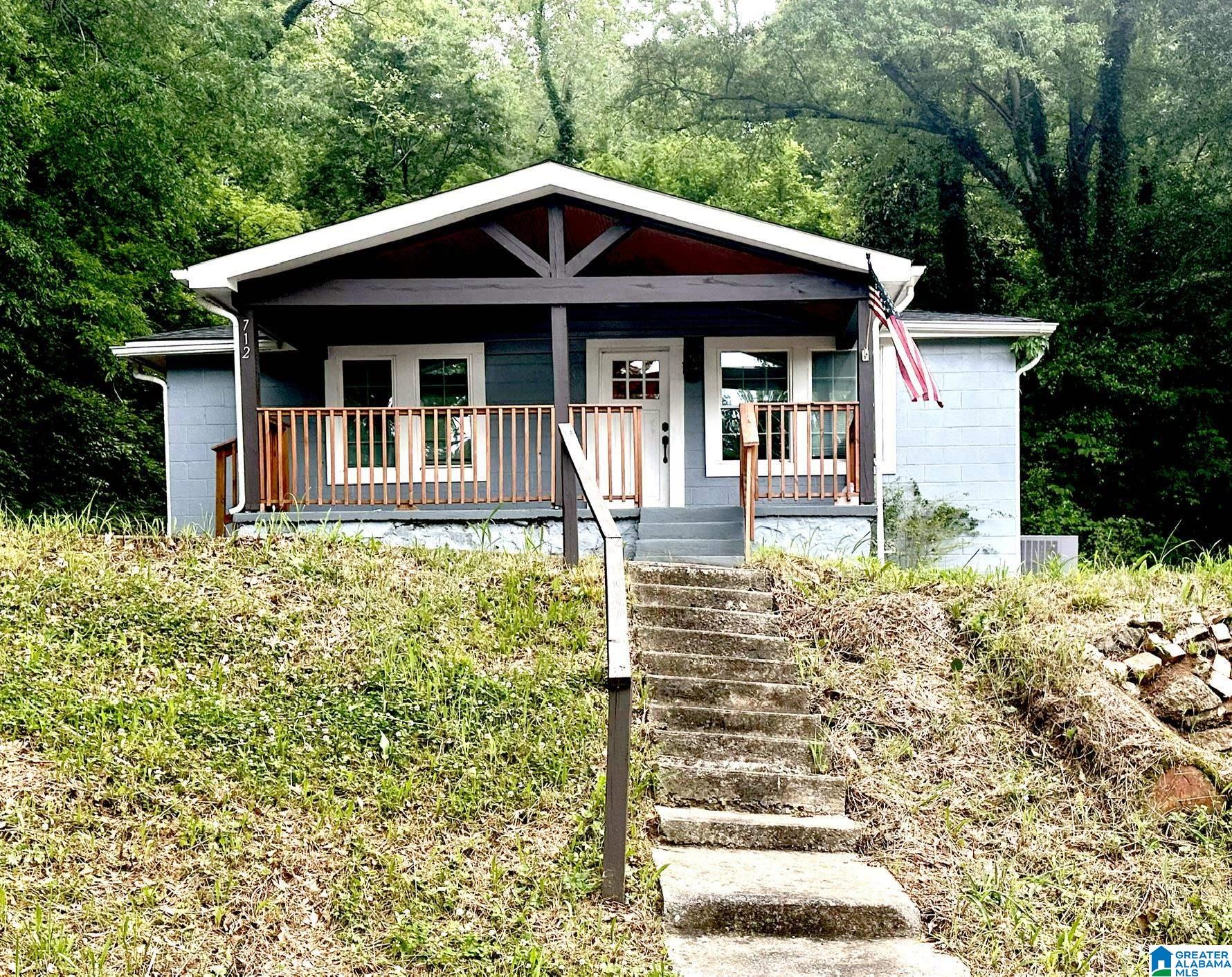 712 Lincoln Street Anniston, AL 36201 - Photo 1 of 16
