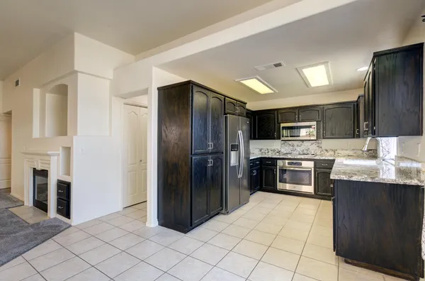 $399,900 | 1955 Backowski Avenue, Clovis, CA 93611