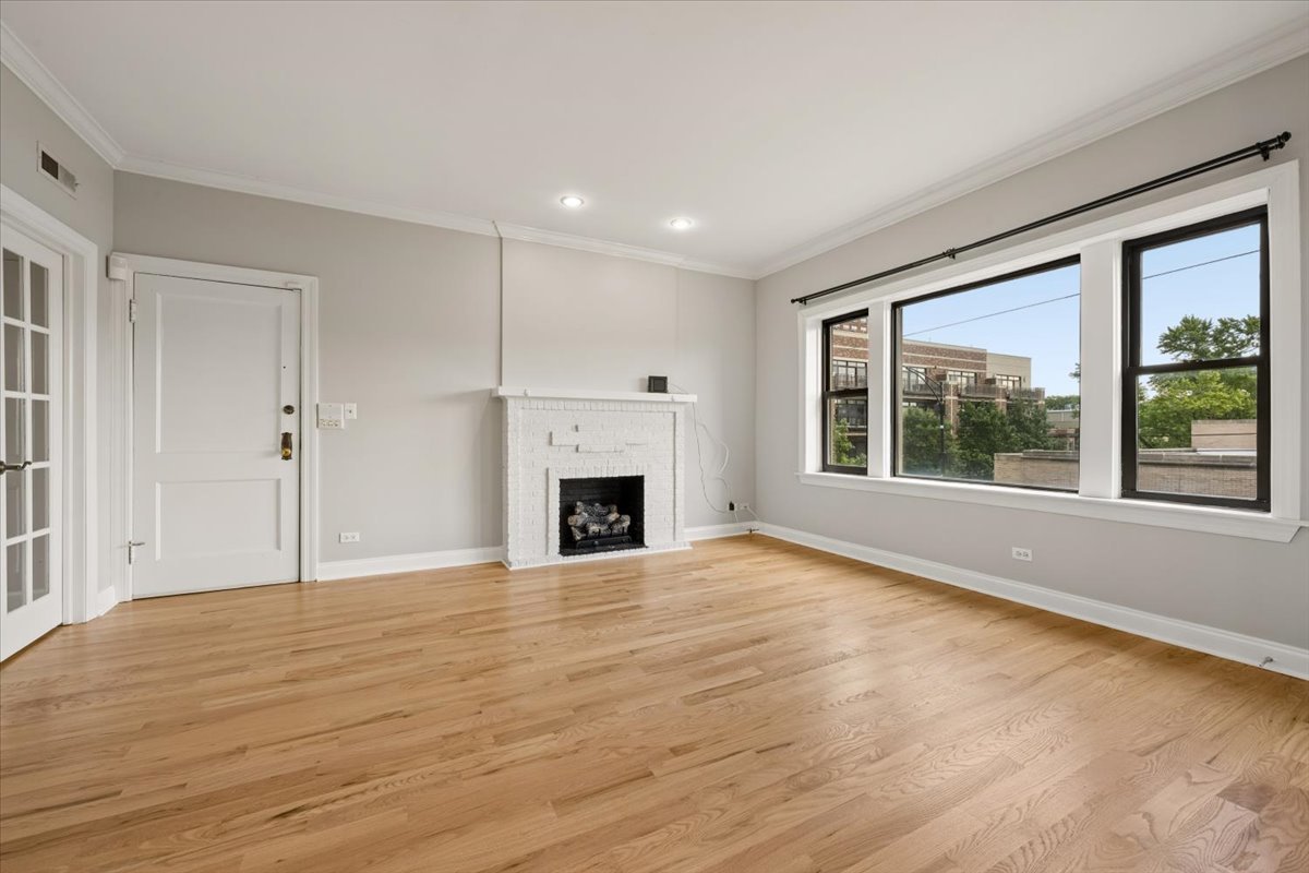 1340 West Irving Park Road, Unit 3 Chicago, IL 60613 - Photo 4 of 11