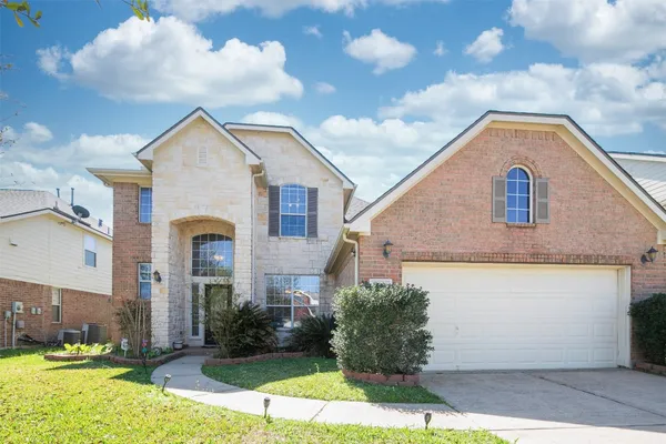 $2,600 | 13907 Normandy Court, Sugar Land, TX 77498