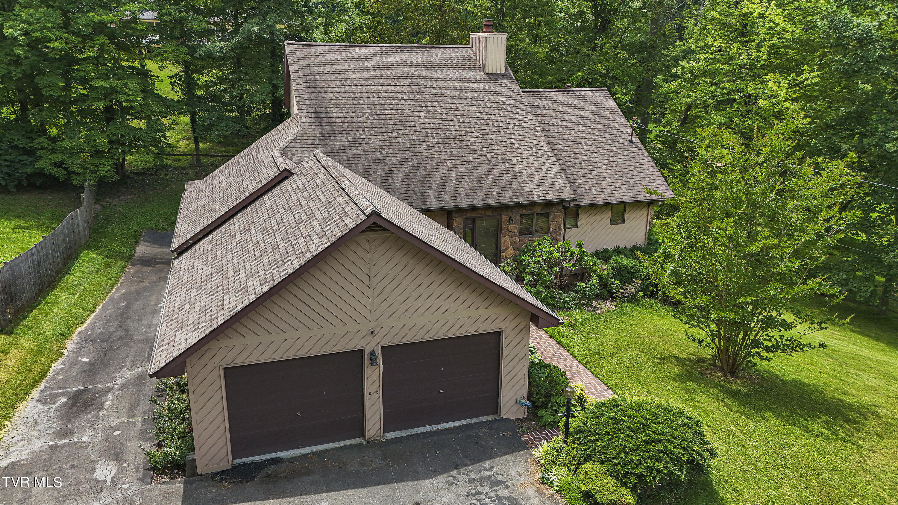 21434 Plantation Road Bristol, VA 24202 - Photo 3 of 45 DJI_20240619135705_0030_D