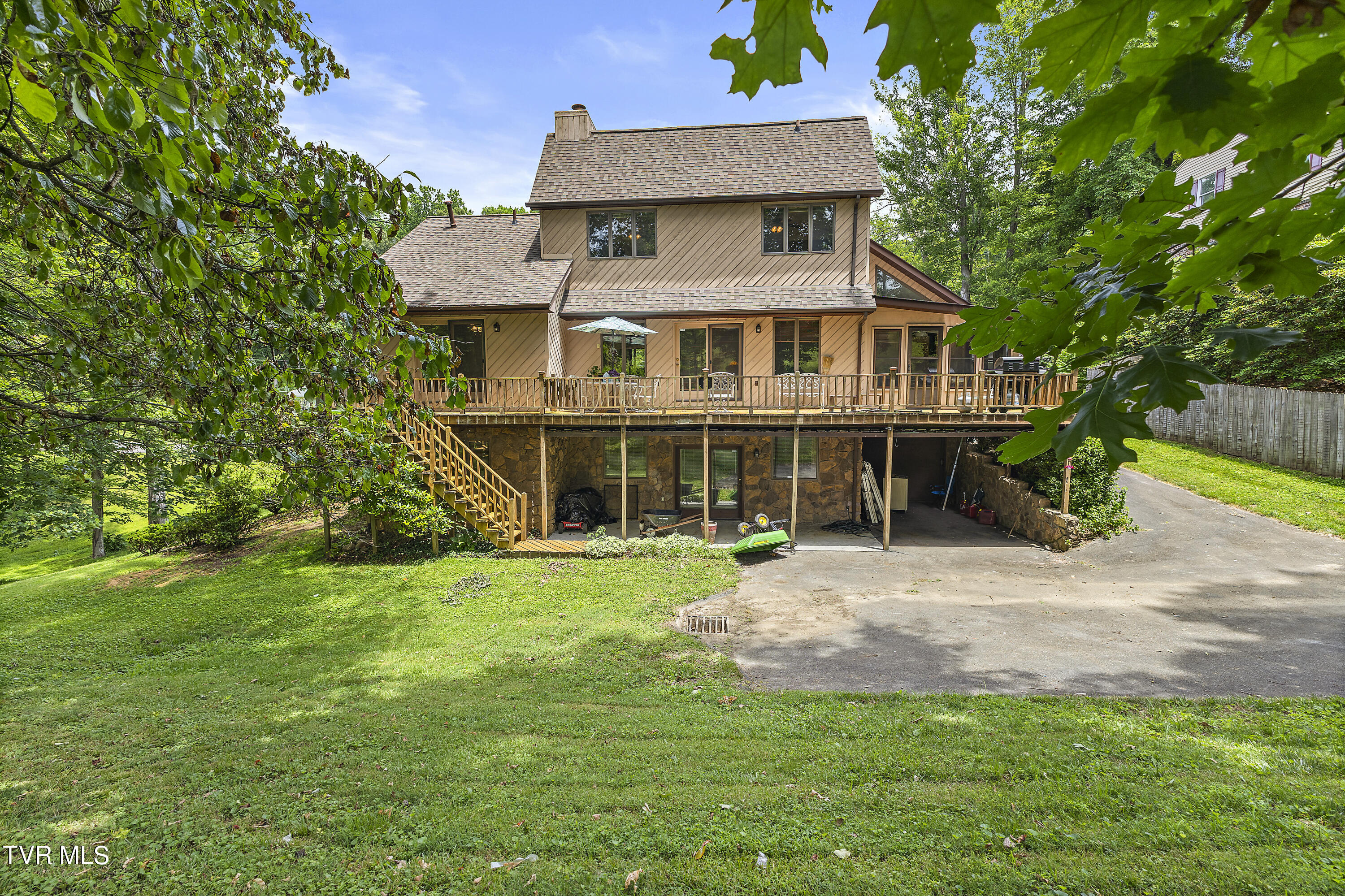 21434 Plantation Road Bristol, VA 24202 - Photo 34 of 45 128A2960