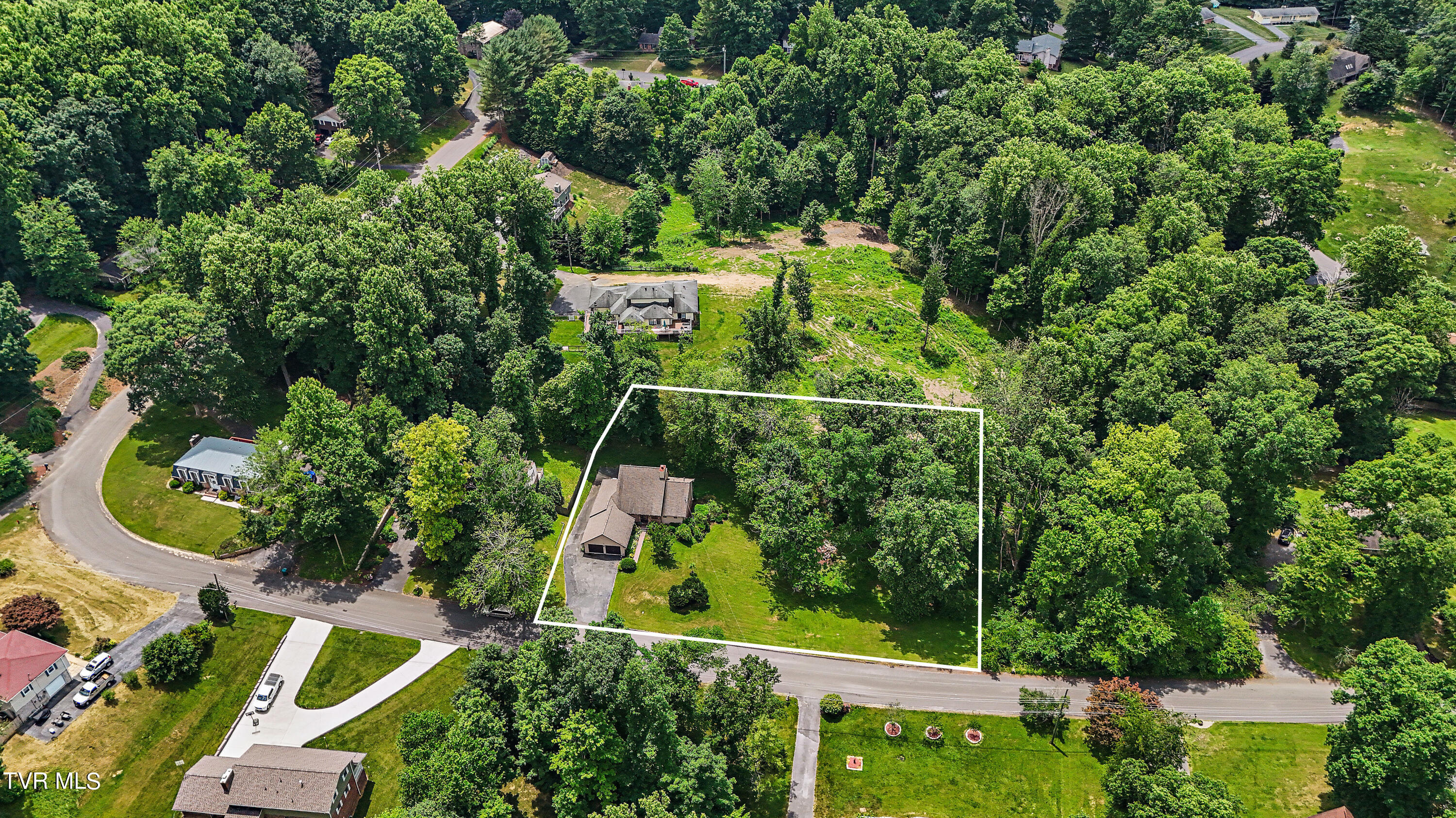 21434 Plantation Road Bristol, VA 24202 - Photo 44 of 45 DJI_20240619135924_0034_D