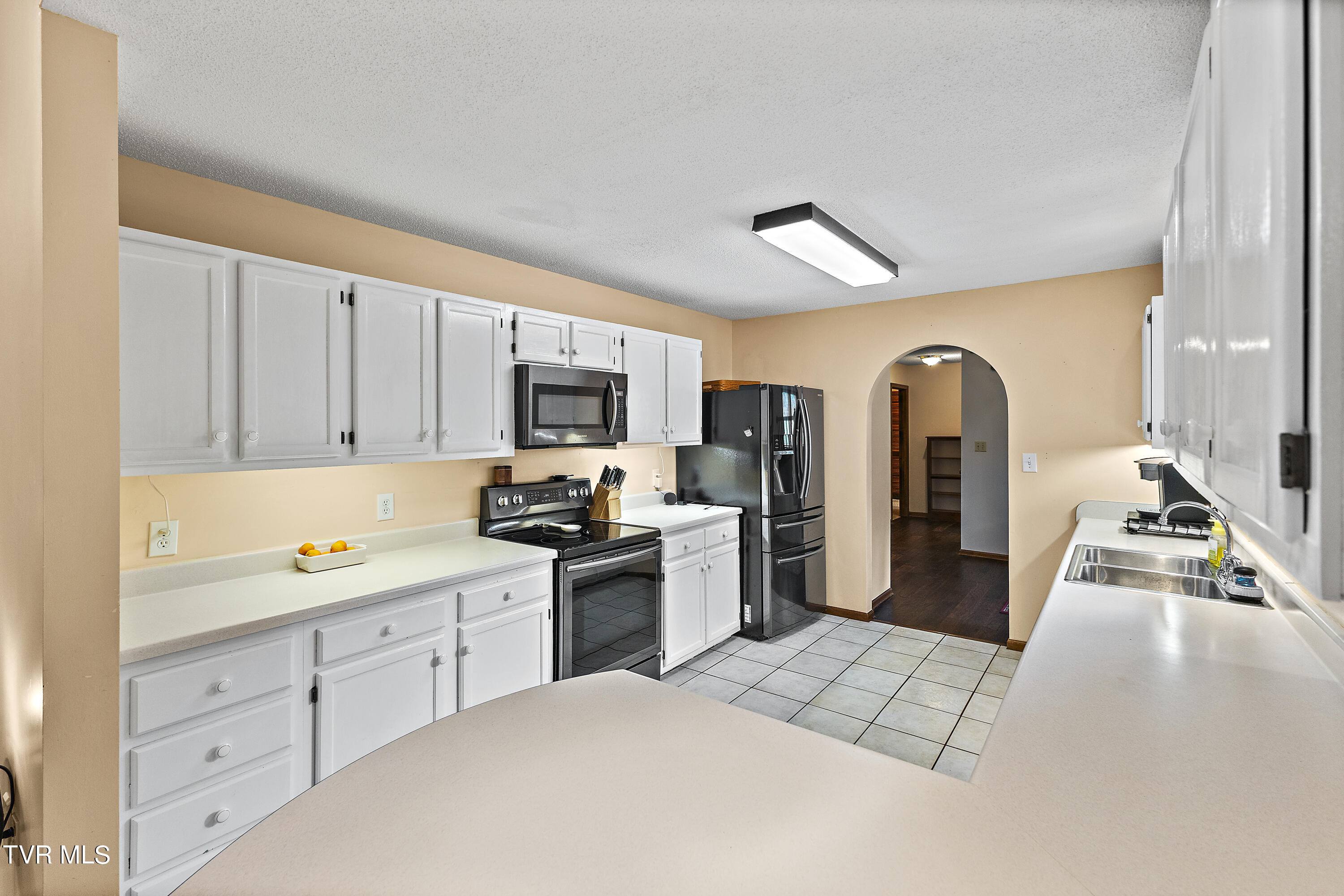 21434 Plantation Road Bristol, VA 24202 - Photo 8 of 45 128A3041