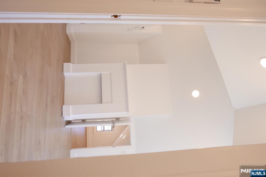 46 Garden Place, Unit 2 Edgewater, NJ 07020 - Photo 8 of 30