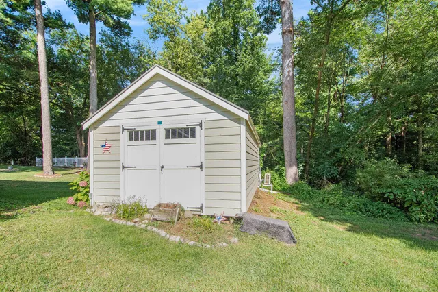 $425,000 | 1520 Lamphere Street, Hillsdale, MI 49242