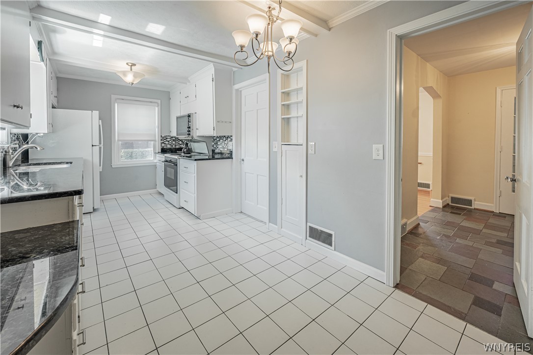 4831 Lewiston Road Niagara Falls, NY 14305 - Photo 18 of 46