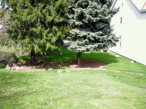 1011 Lake Street McKees Rocks, PA 15136 - Photo 7 of 8 Yard/Garden.