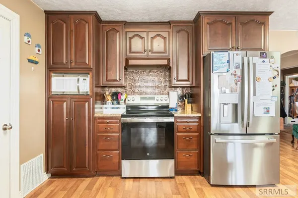 $500,000 | 713 Highway 39, Blackfoot, ID 83221