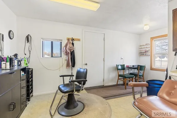 $500,000 | 713 Highway 39, Blackfoot, ID 83221