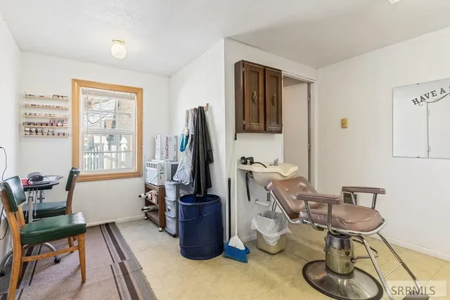 $500,000 | 713 Highway 39, Blackfoot, ID 83221