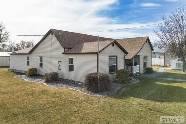 $500,000 | 713 Highway 39, Blackfoot, ID 83221