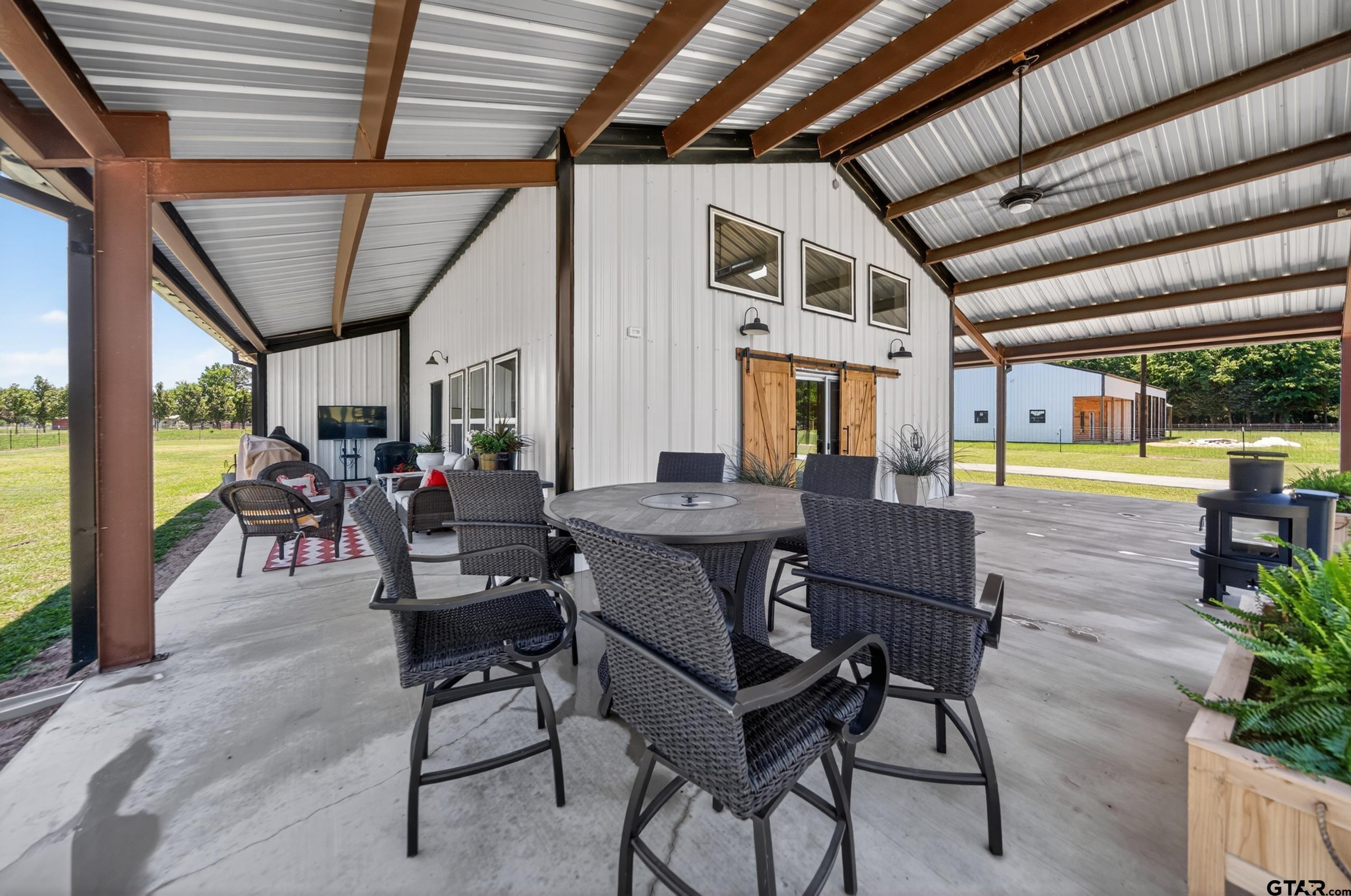 21230 County Road Chandler, TX 75758 - Photo 5 of 48