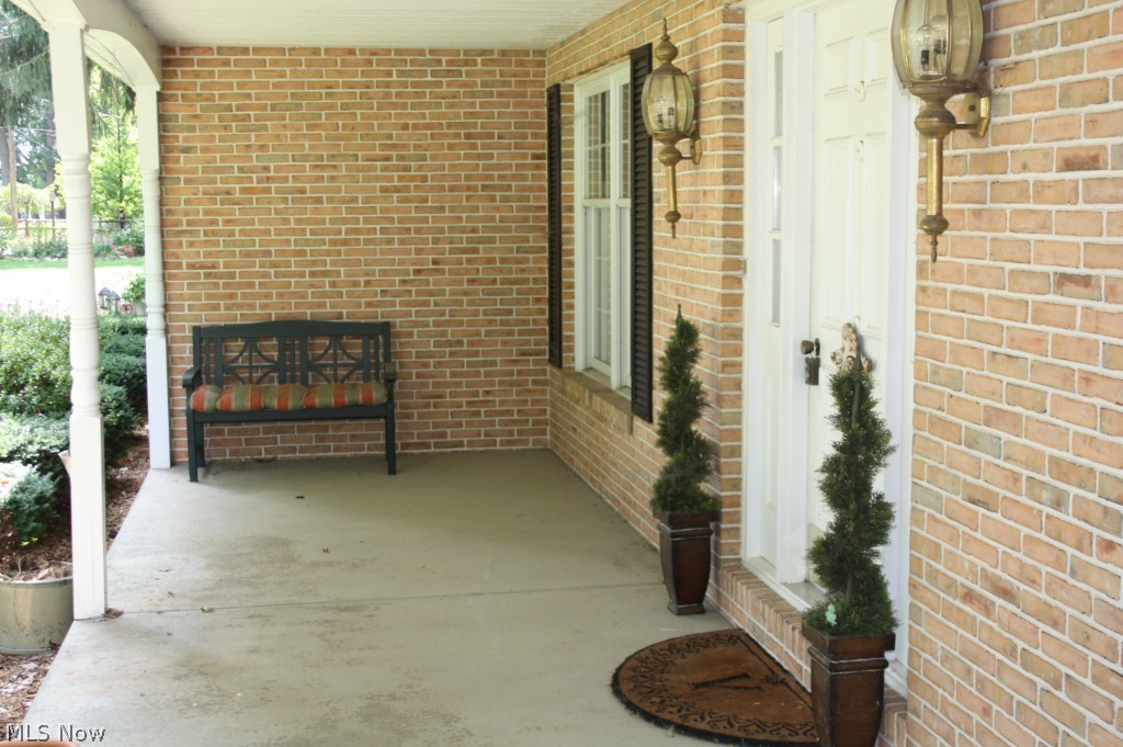 1474 South Hametown Road Akron, OH 44321 - Photo 17 of 25 Wide front porch