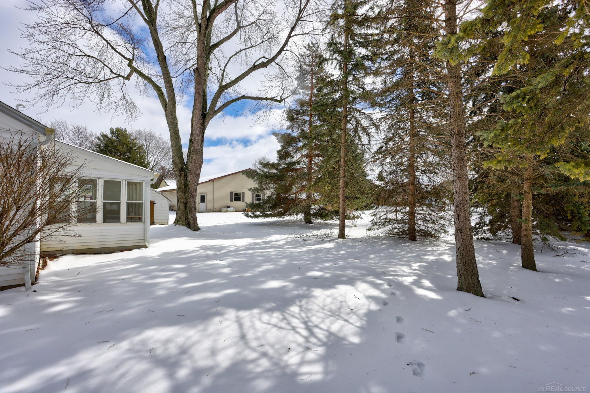 12840 Wadsworth Road Reese, MI 48757 - Photo 30 of 43 50102580-29.JPG
