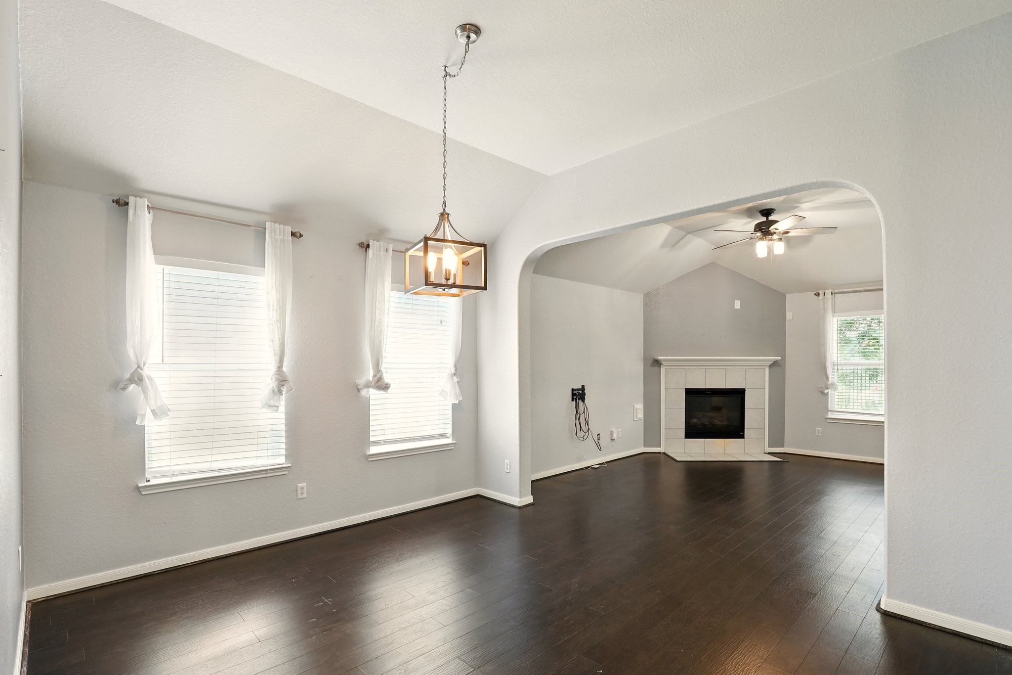303 Burris Park Drive Spring, TX 77373 - Photo 10 of 45 living area