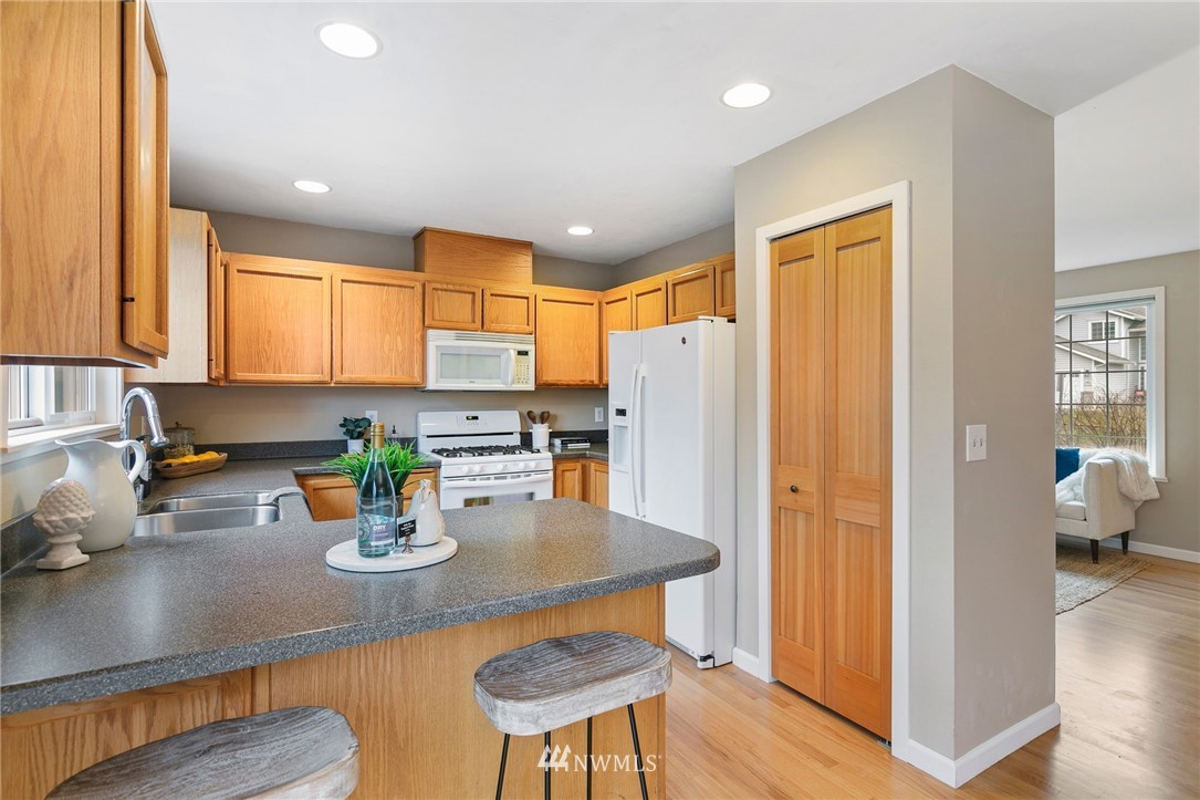 2403 211th Street Southeast Bothell, WA 98021 - Photo 10 of 32