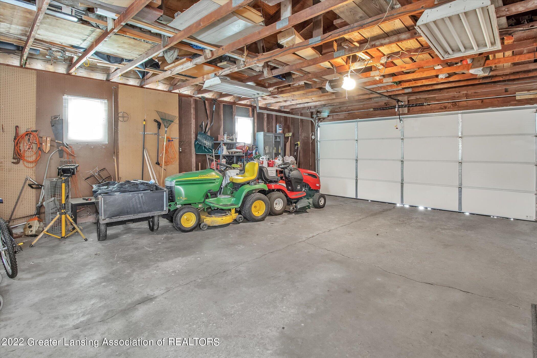 13531 Turner Road Dewitt, MI 48820 - Photo 26 of 39 Attached Garage