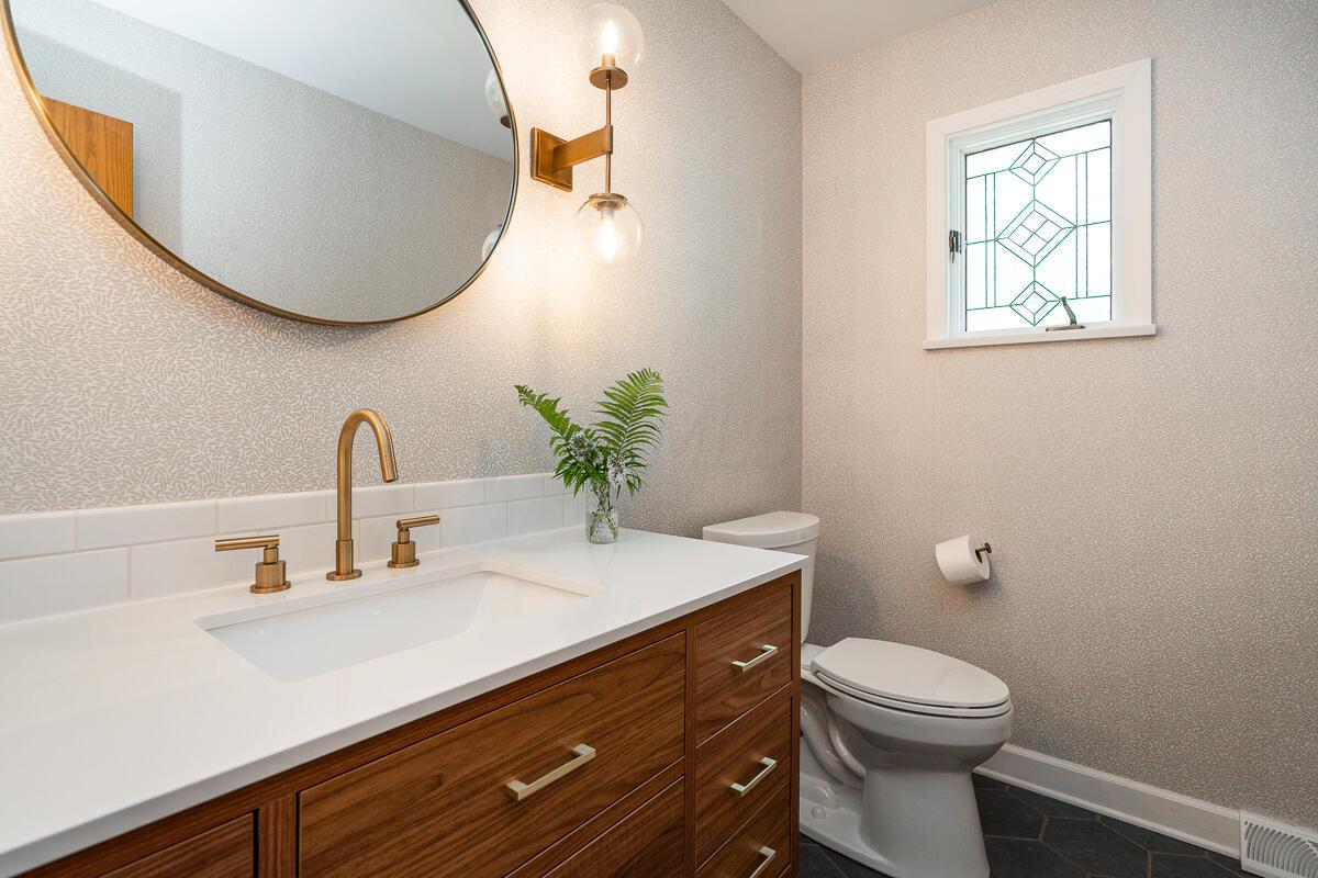 2100 Sheringham Road Columbus, OH 43220 - Photo 12 of 63 2100 Sheringham Rd-50