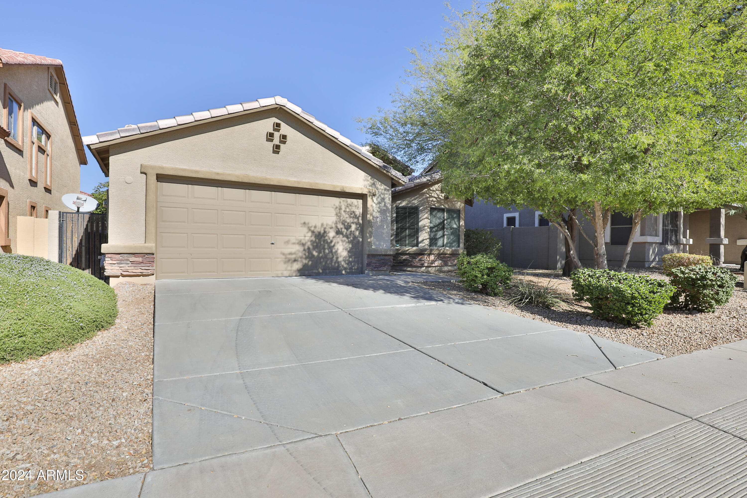 2332 West Roy Rogers Road Phoenix, AZ 85085 - Photo 3 of 25 3-IMG_0012
