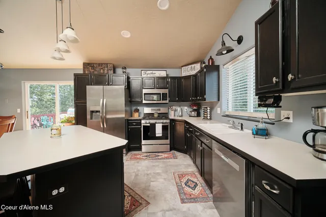 $749,000 | 34517 North Hayden Drive, Spirit Lake, ID 83869