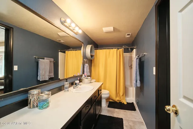 $749,000 | 34517 North Hayden Drive, Spirit Lake, ID 83869