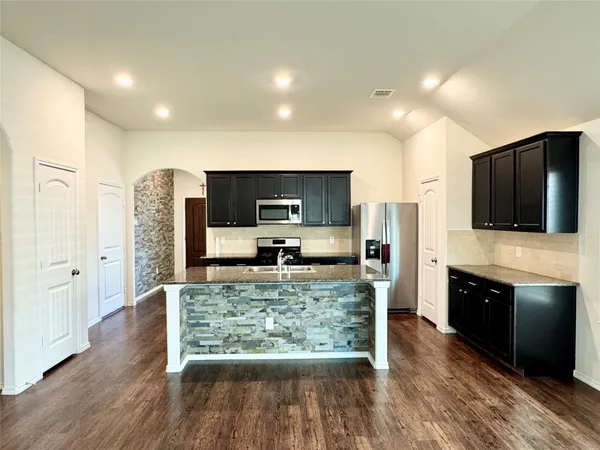 $2,100 | 3314 Jane Way, Richmond, TX 77406