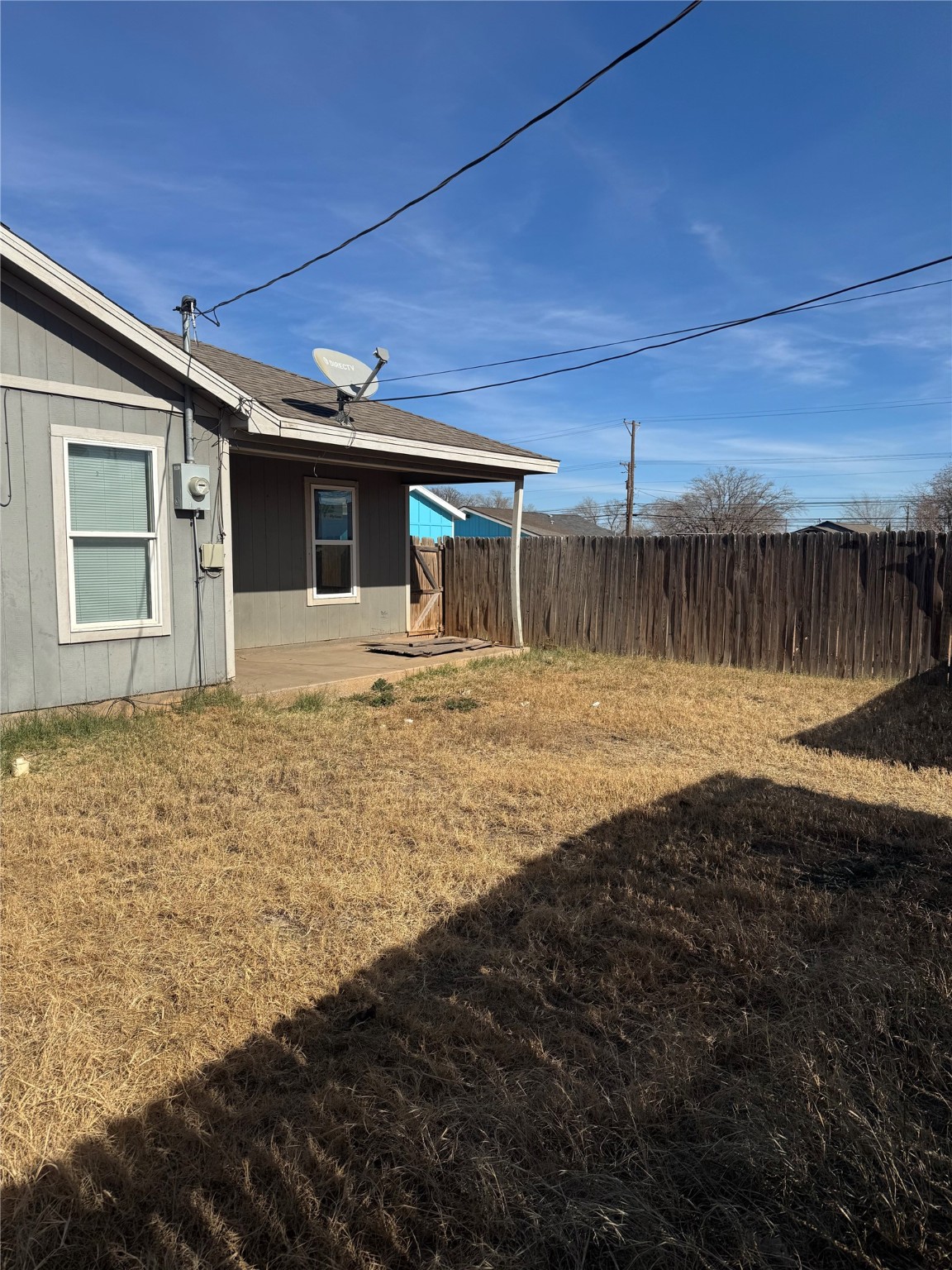 507 49th Street Lubbock, TX 79404 - Photo 43 of 50 a swimming pool with outdoor view