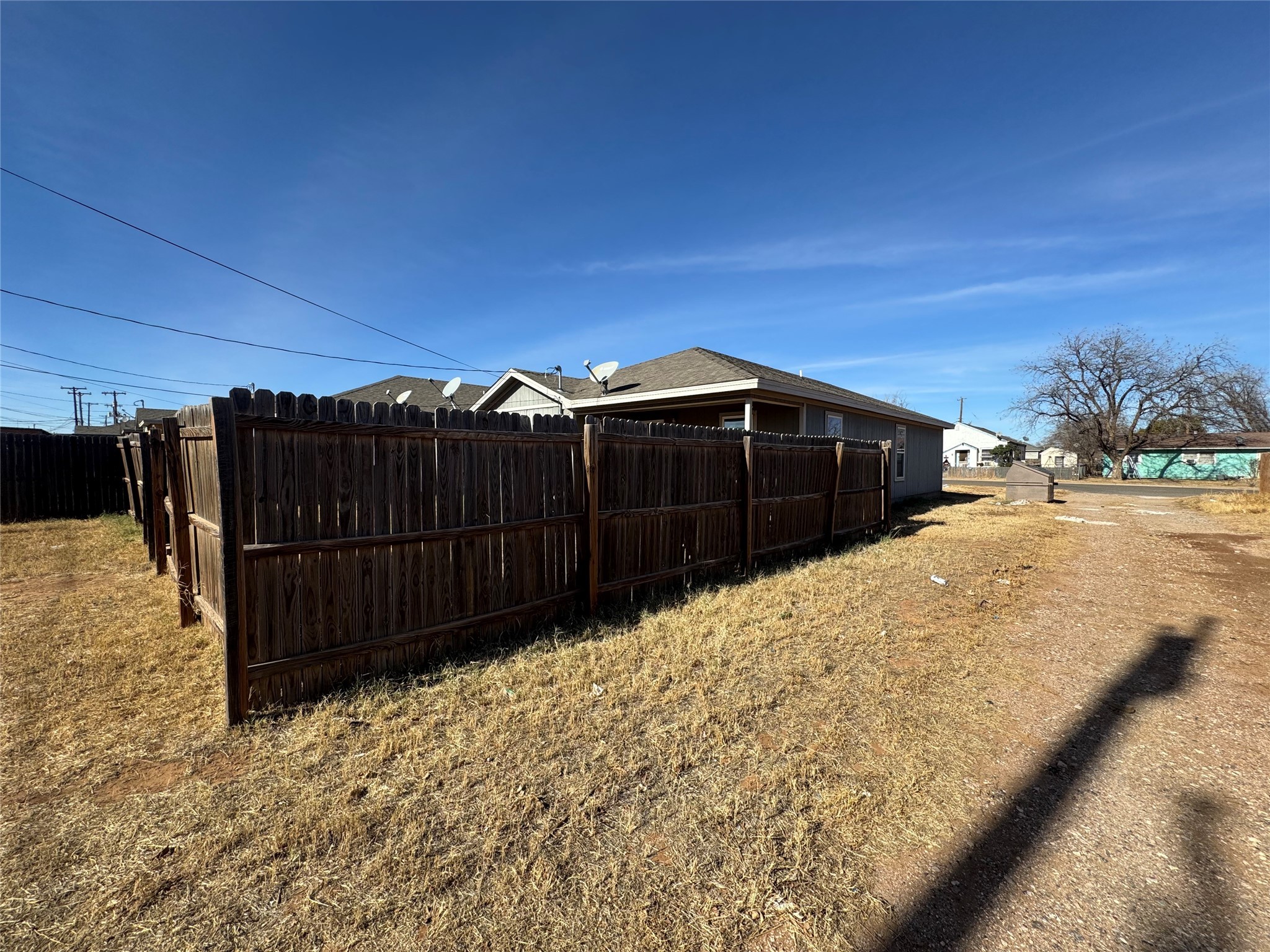 507 49th Street Lubbock, TX 79404 - Photo 46 of 50 a view of a backyard of the house