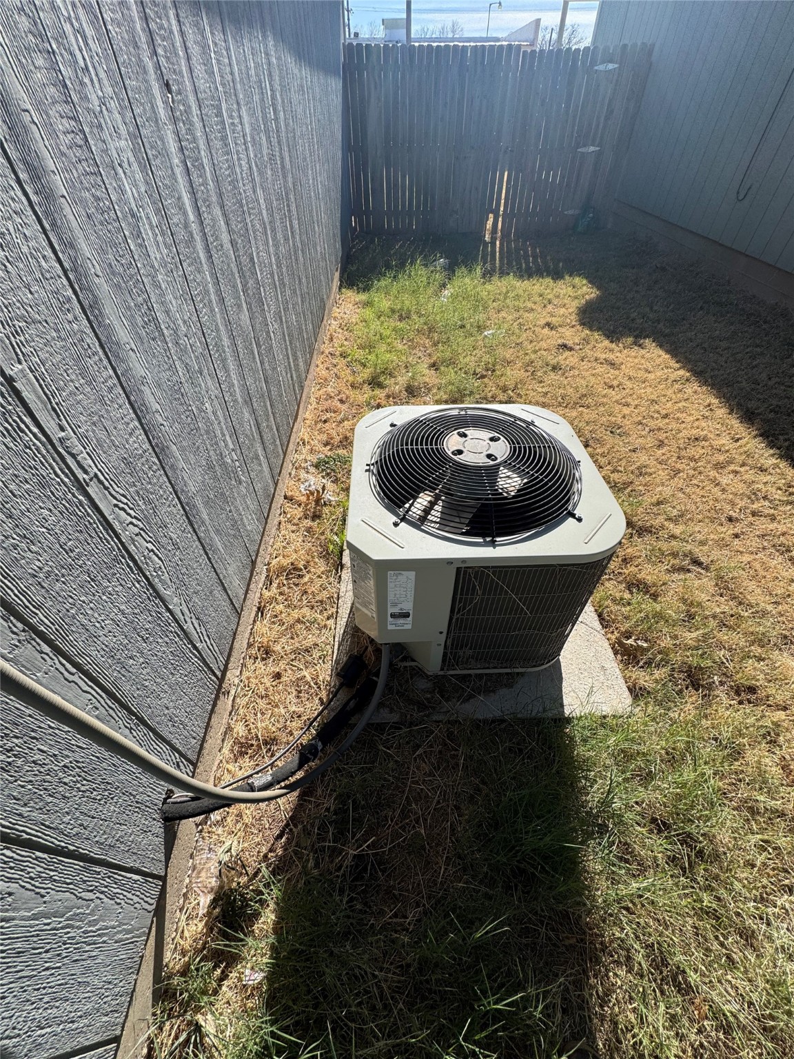 507 49th Street Lubbock, TX 79404 - Photo 48 of 50 a house view with a garden space